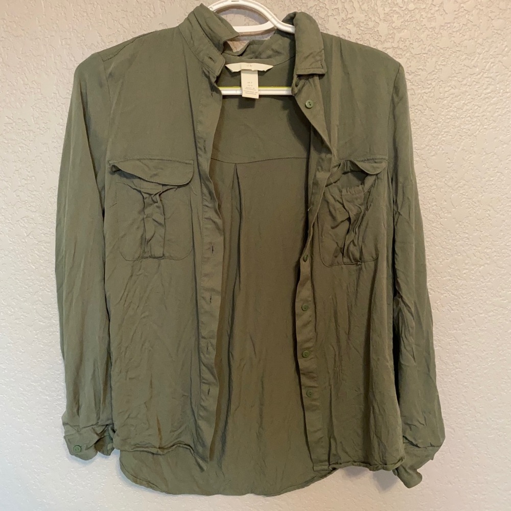 Green button down
